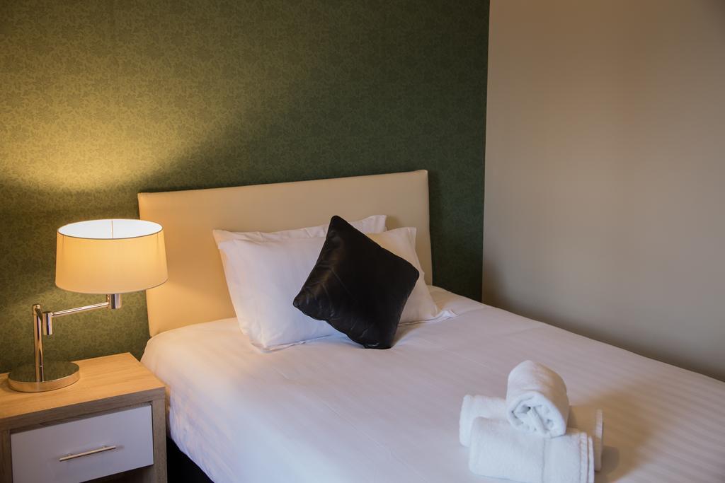 Armorica Hotel Oranmore Esterno foto